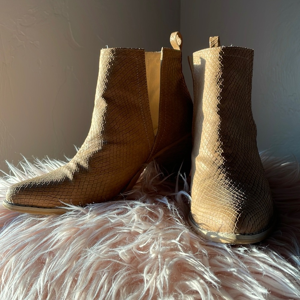 ARIDER GIRL ankle boots size 8.5